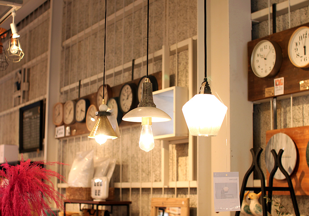 Neha Lamp（ネハ ランプ）のイメージ写真02