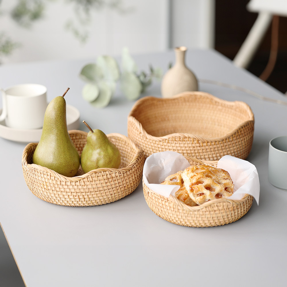 しなやかな編み目がやさしく映えるラタンバスケット WAFFEL'S BASKET
