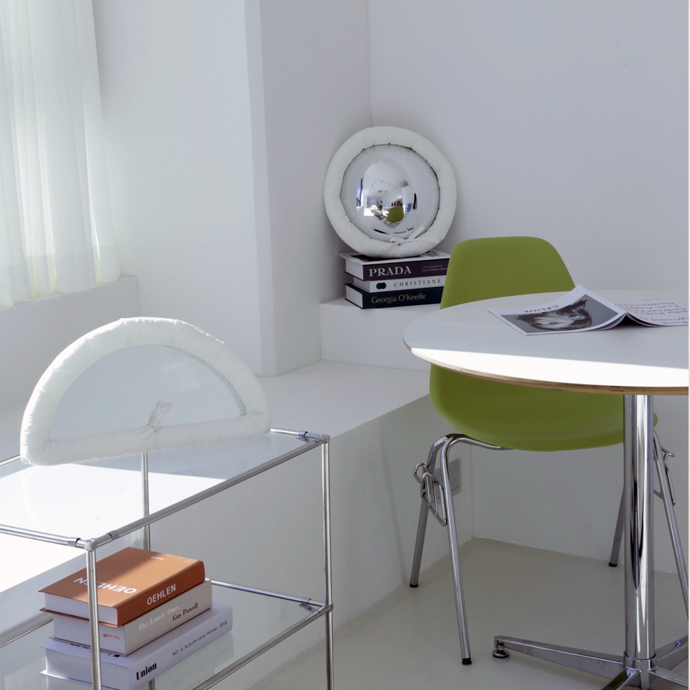 Fisheye cushion mirror（フィッシュアイクッションミラー ）のイメージ写真04