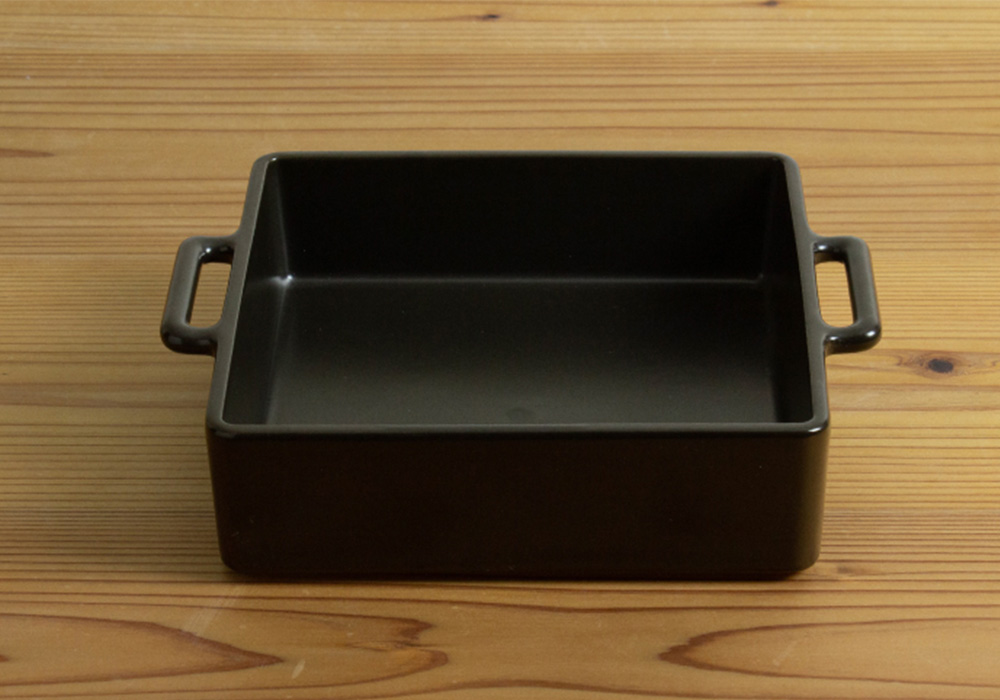 たっぷり容量 かんたんオーブン調理皿 グリル皿（中）黒のイメージ写真