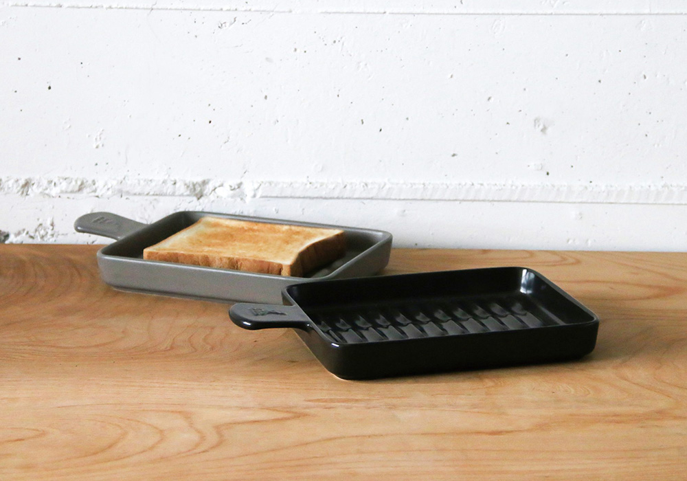美味しいパンが焼き上がるトースト皿 直火の食パン皿のイメージ写真01