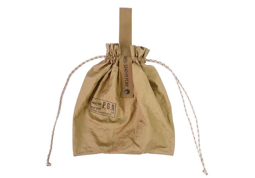 PACKABLE PARACHUT NYLON BAG（パッカブル パラシュートナイロンバッグ） WOLF BROWNのイメージ写真01