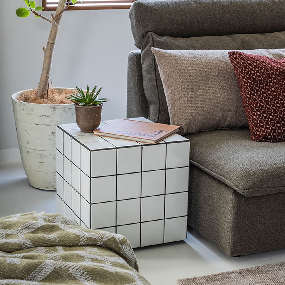 テラ サイドテーブル キューブ型のイメージ写真02