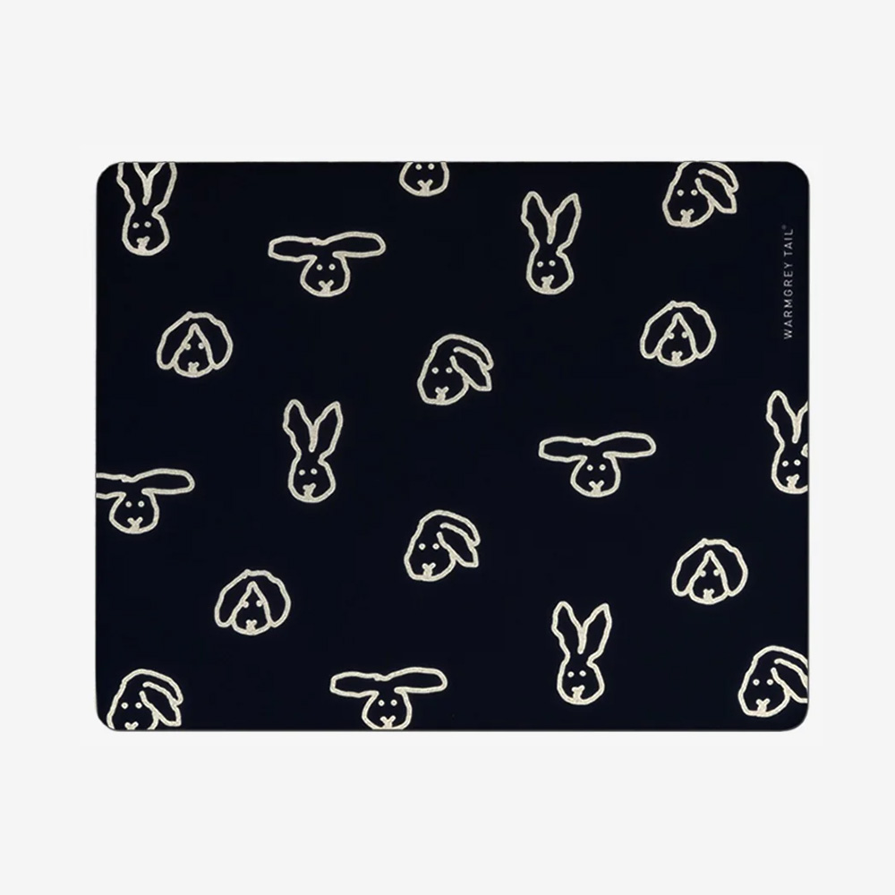 WARMGREY TAIL BUNNY BUNNY MOUSE PAD BLACKのイメージ写真
