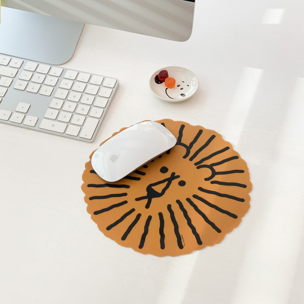 WARMGREY TAIL LION MOUSE PAD