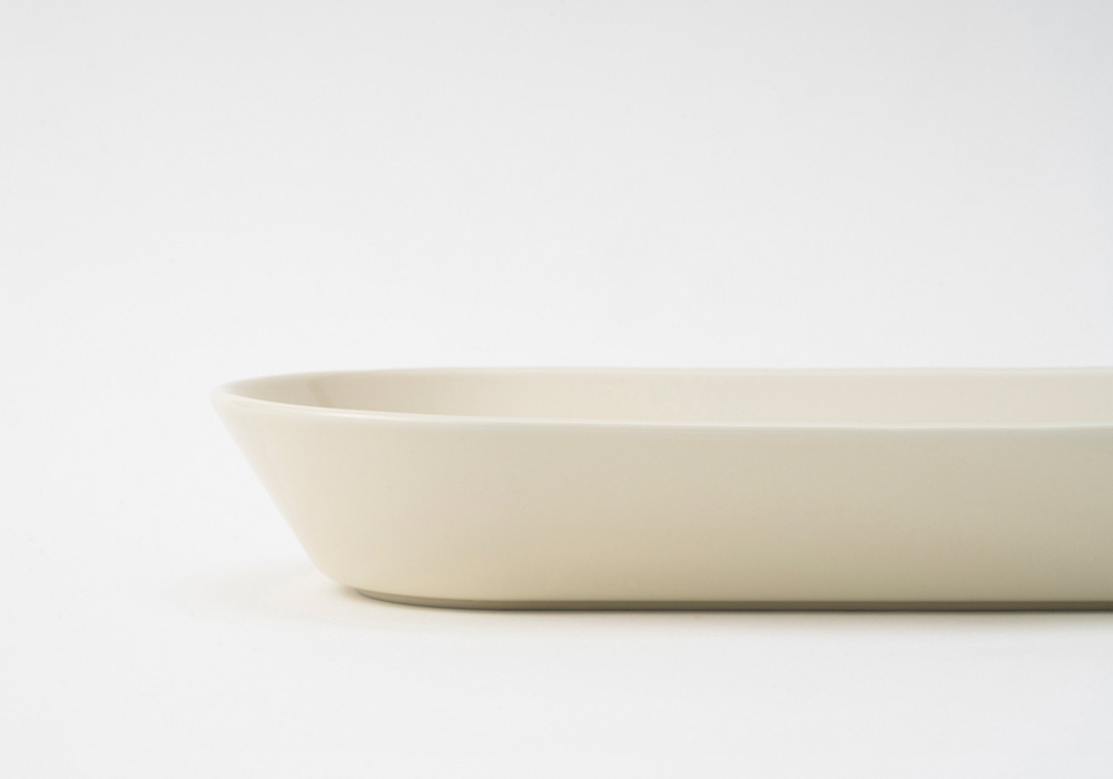 篠本 拓宏 がデザインした波佐見焼 zen to（ゼント）のカレー皿「oval curry bowl」のイメージ写真09