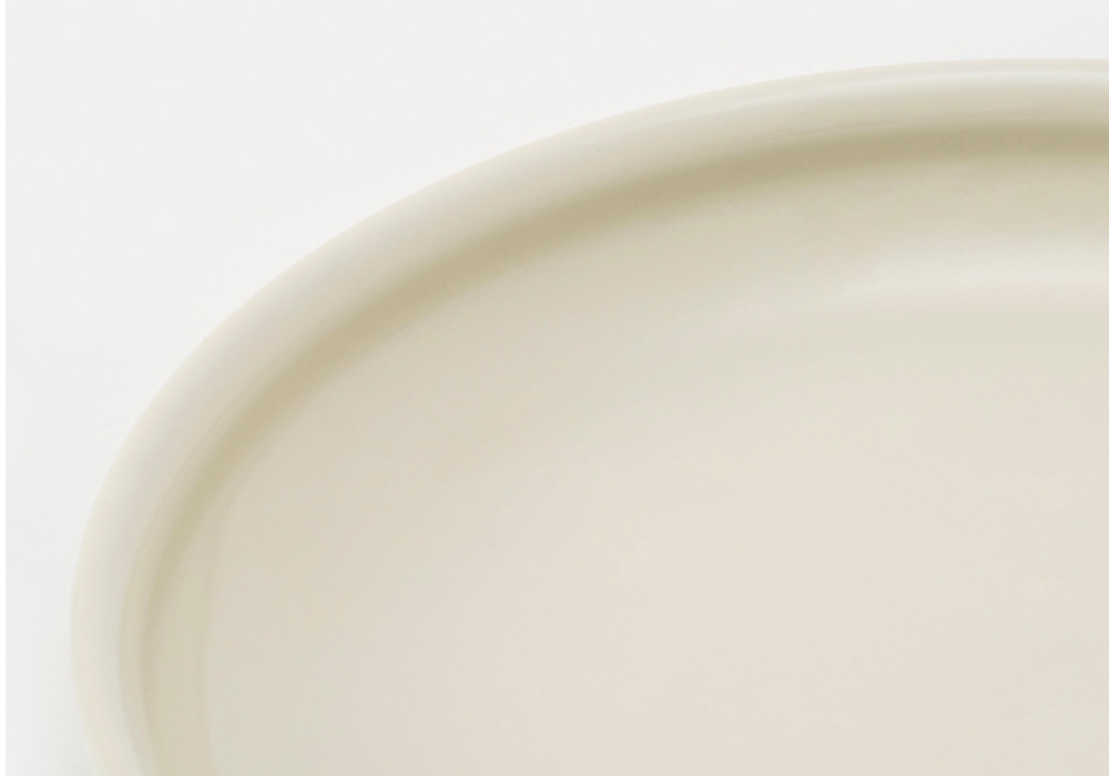 吉冨 寛基 がデザインした波佐見焼 zen to（ゼント）のカレー皿「内玉縁カレー皿」のイメージ写真08