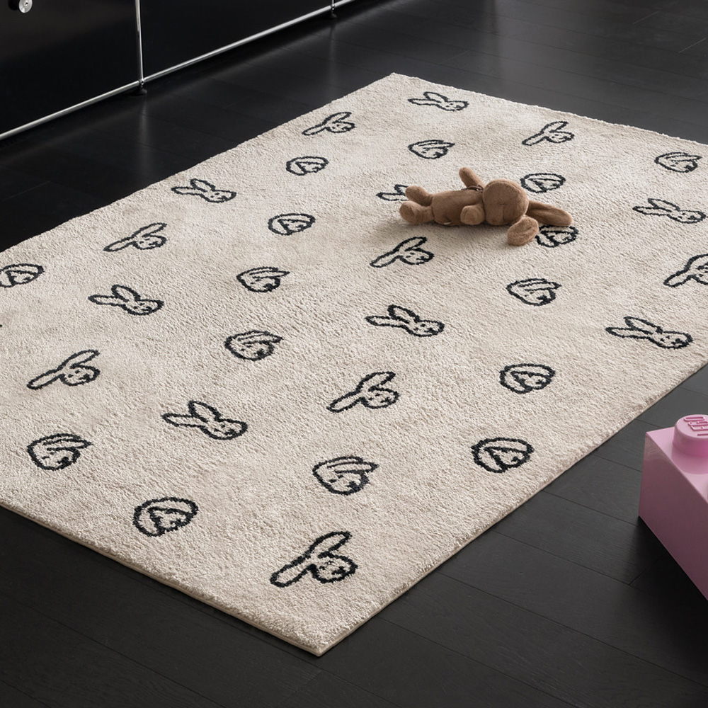 WARMGREY TAIL の BIG BUNNY BUNNY RUG