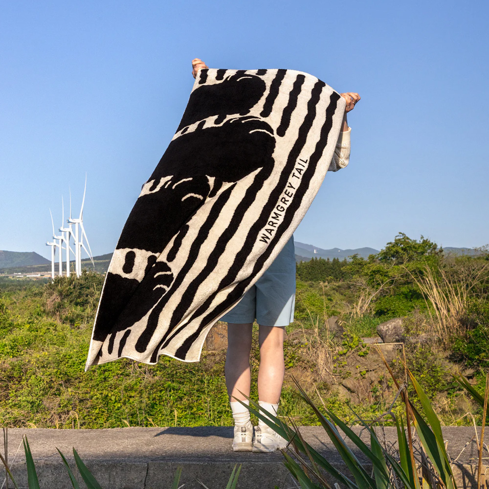 WARMGREY TAIL BIG TOWEL（ビッグタオル）のイメージ写真03