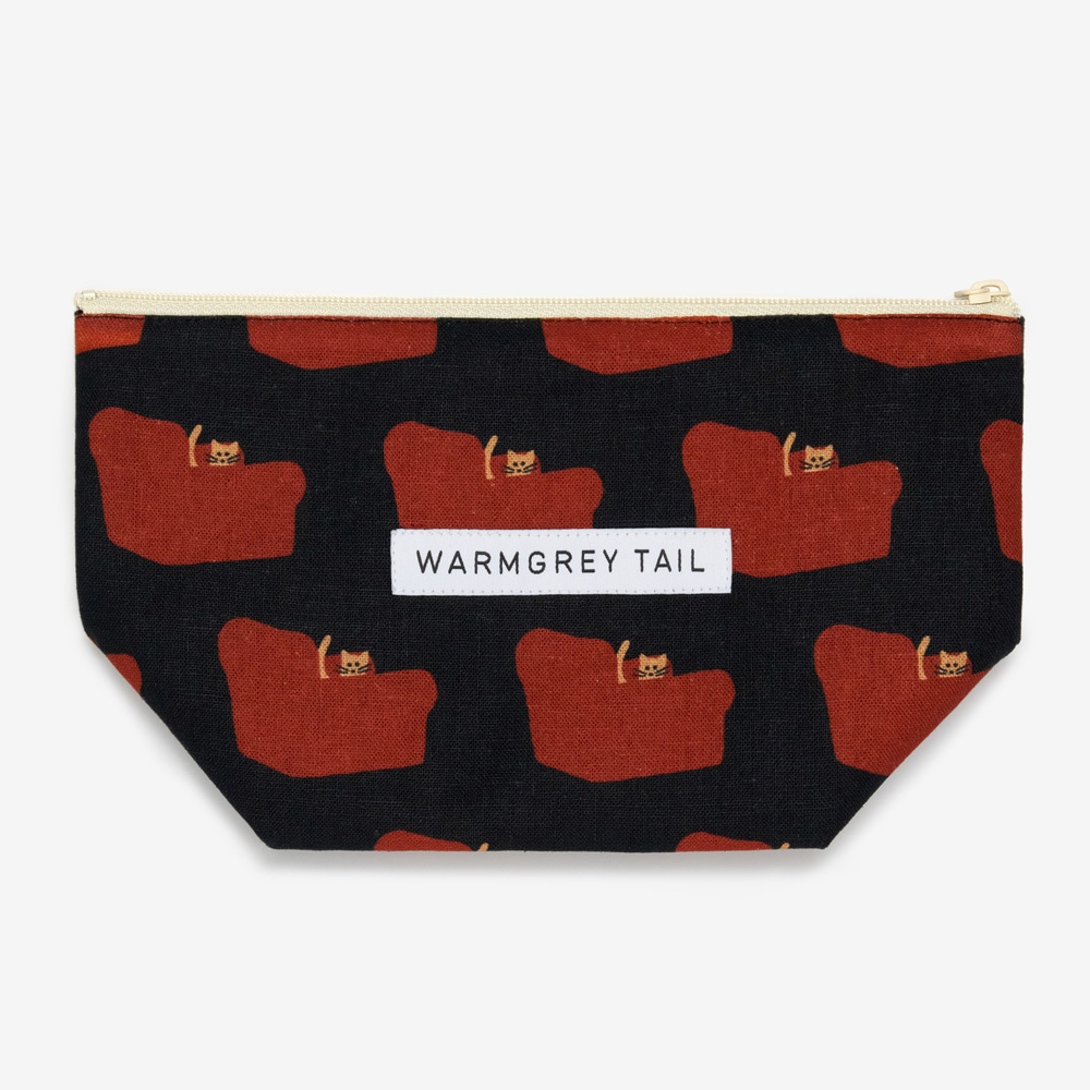 WARMGREY TAIL STANDING POUCH ARMCHAIR - RED ON BLACK/Lのイメージ写真