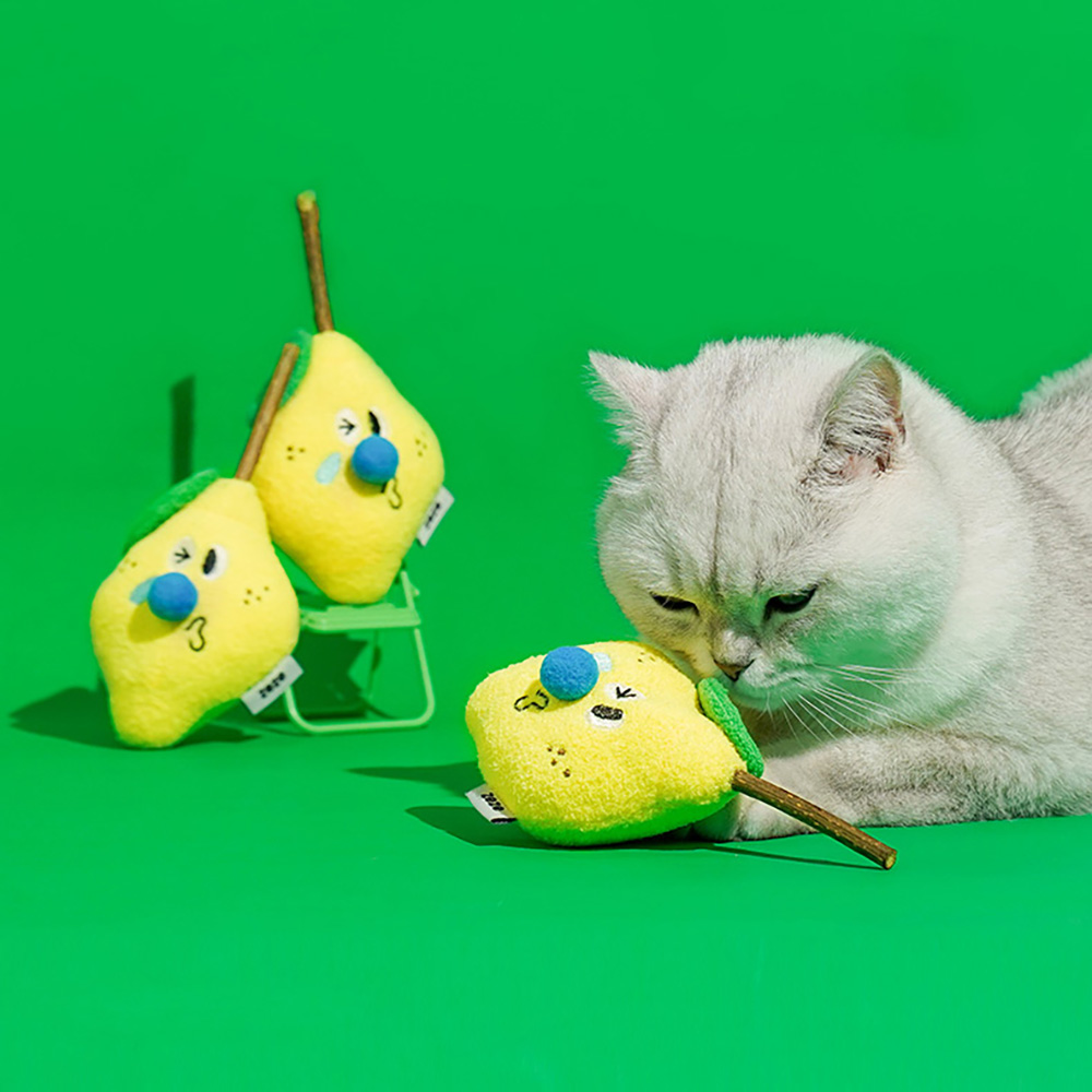 猫が好むマタタビが入ったレモンのおもちゃ LEMON MATATABI TOY